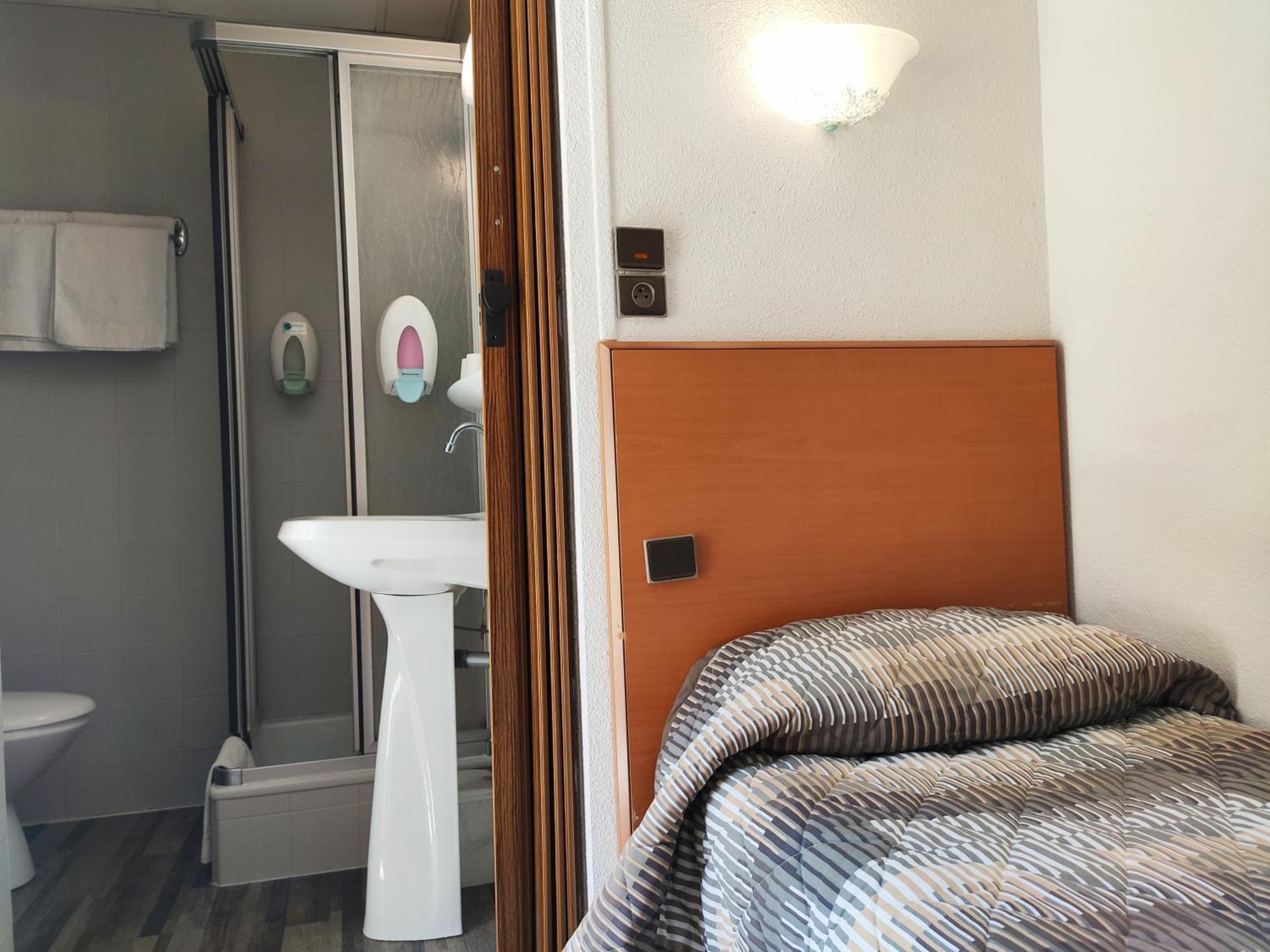 לורדה Hotel Compostelle מראה חיצוני תמונה