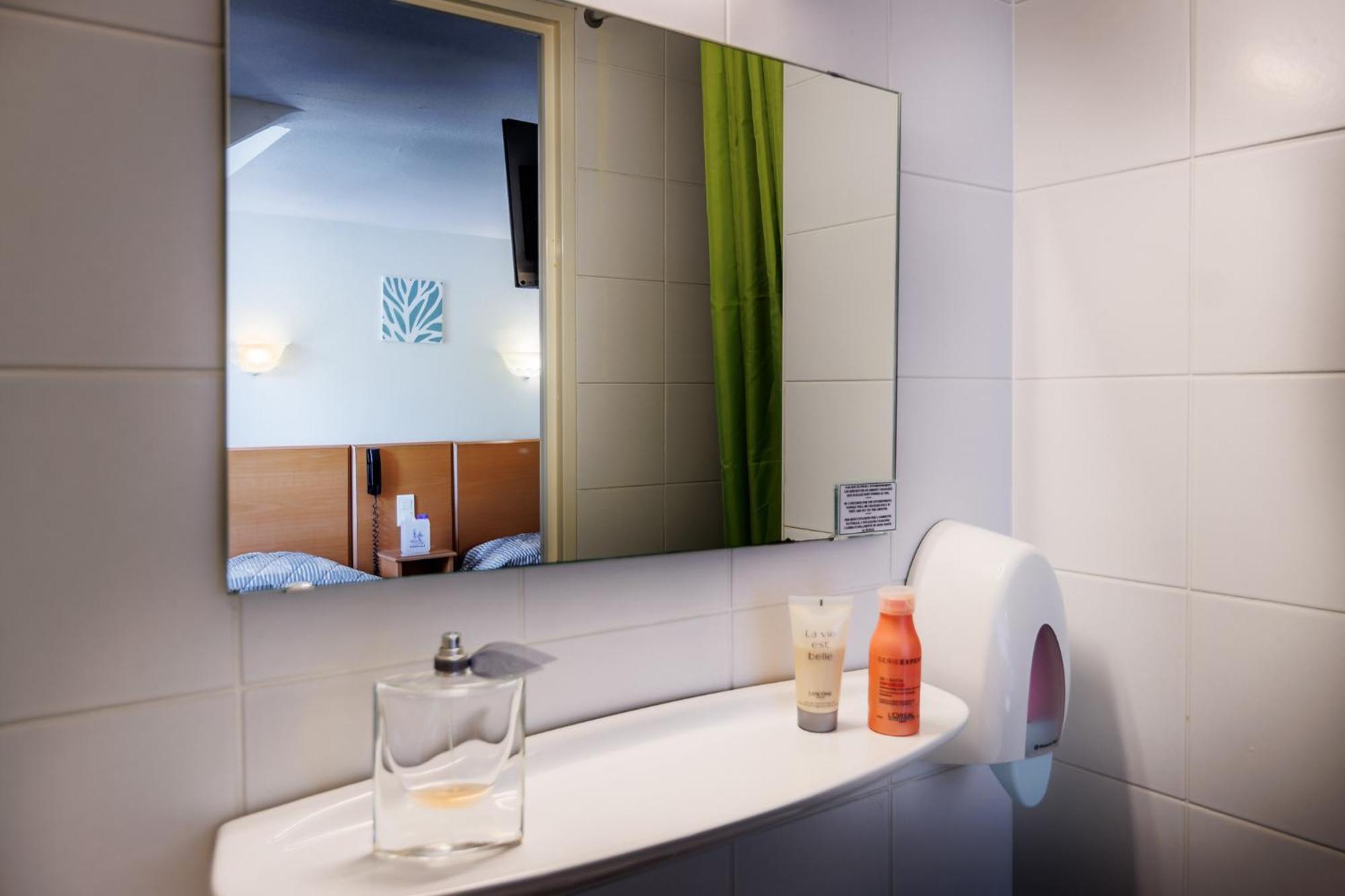 לורדה Hotel Compostelle מראה חיצוני תמונה
