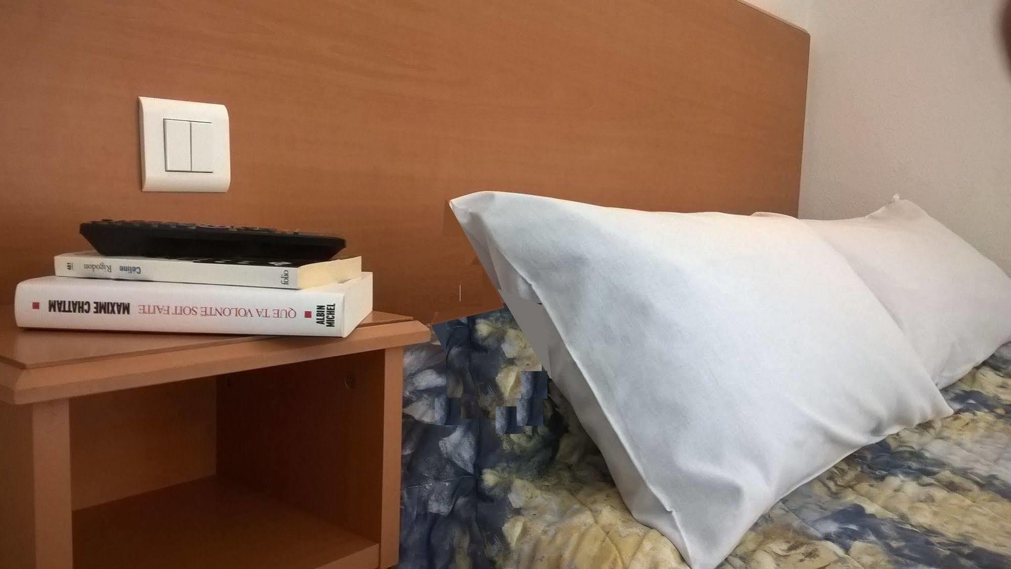 לורדה Hotel Compostelle מראה חיצוני תמונה